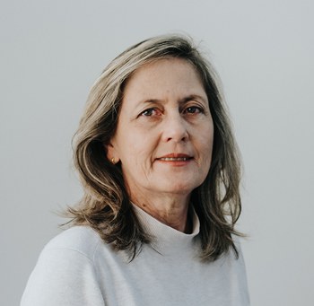 Profa. Dra. Vívian Ramos Melhado